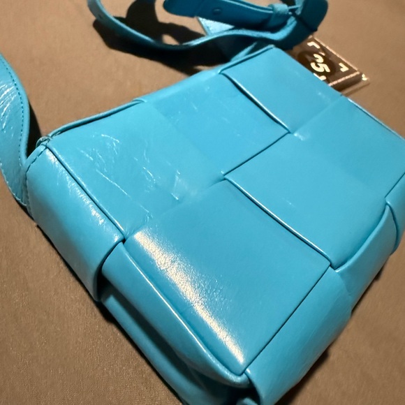 Bottega Venetta Blue Cassette Calskin Leather Shoulder Bag in Pool Blue - Picture 5 of 9